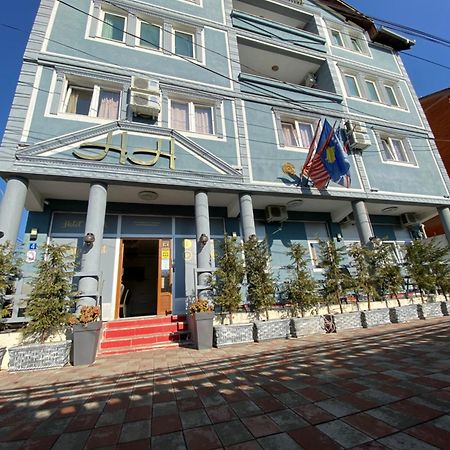 Hotel Heimli Pristina Exterior foto