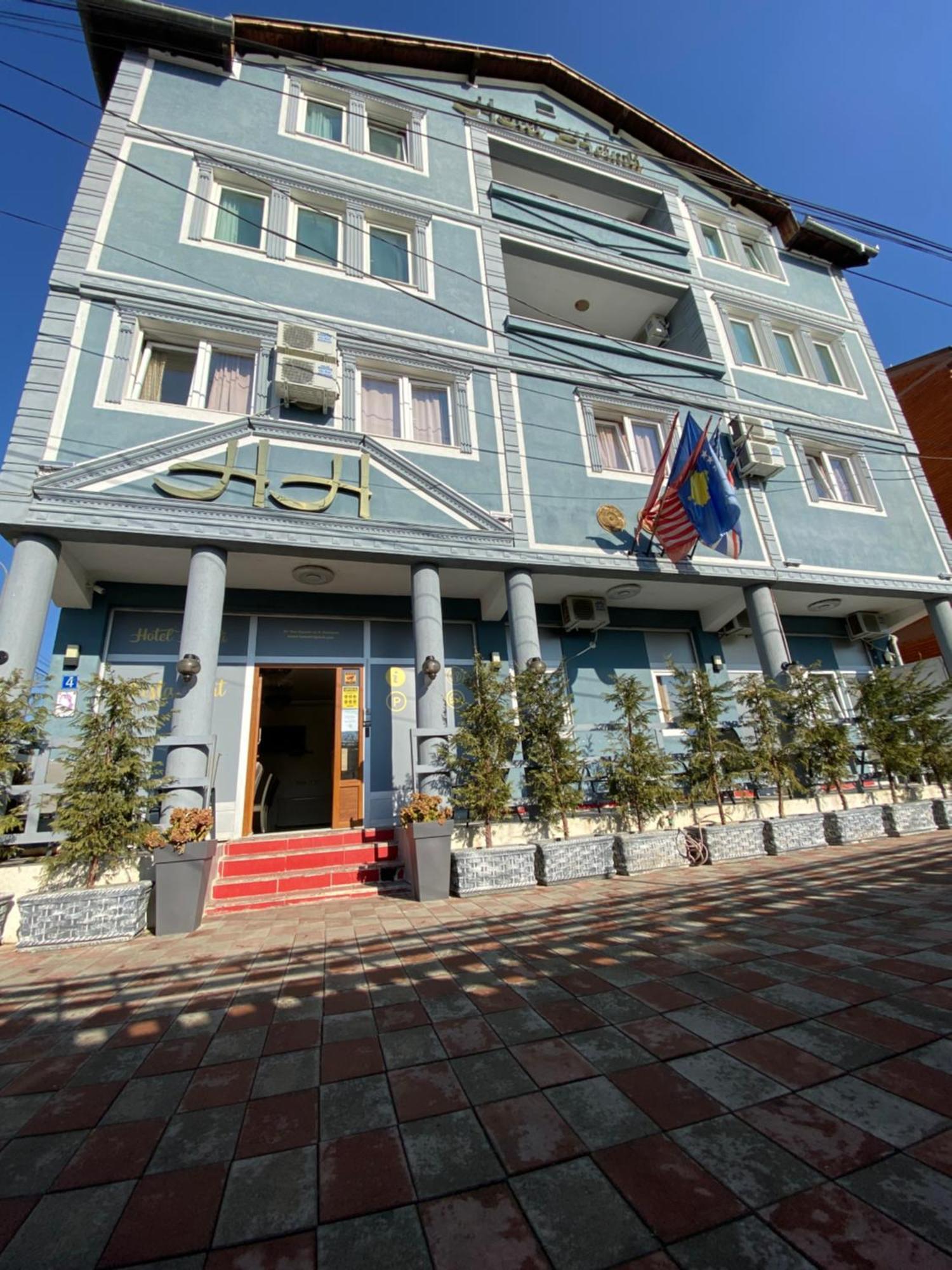 Hotel Heimli Pristina Exterior foto